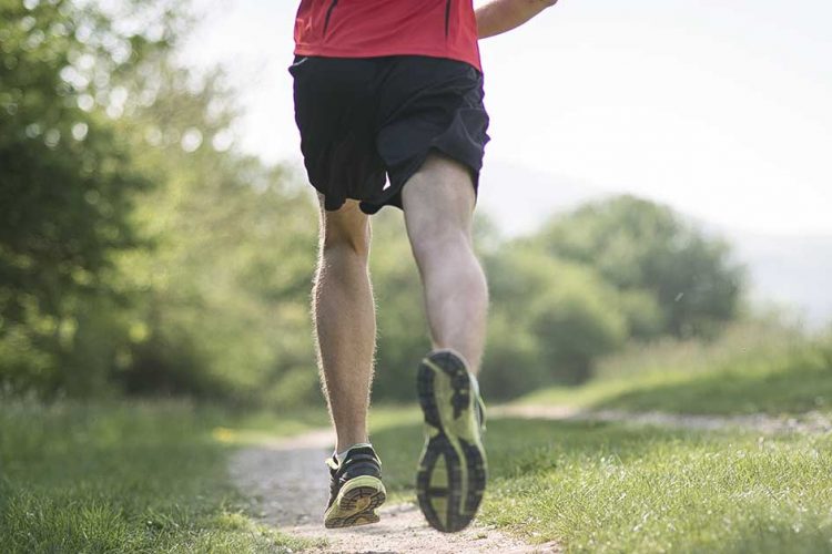 Who Can Run 1 MILE in HIGH HEELS Faster? Husband vs Wife Who Can Run 1 MILE in HIGH HEELS Faster? Husband vs Wife